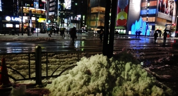 16 - Ginza snowbank street corner